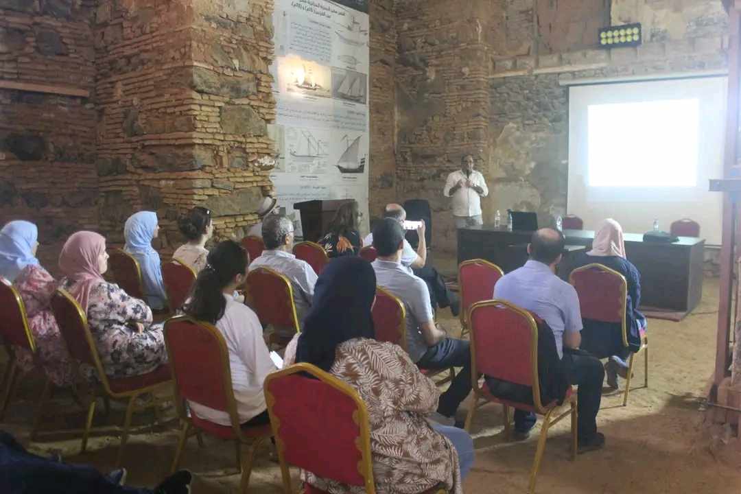 تنظيم ندوة علمية تحت عنوان “تأثير تفاعل النشاط البحري بالمعارف و الظواهر الطبيعية”